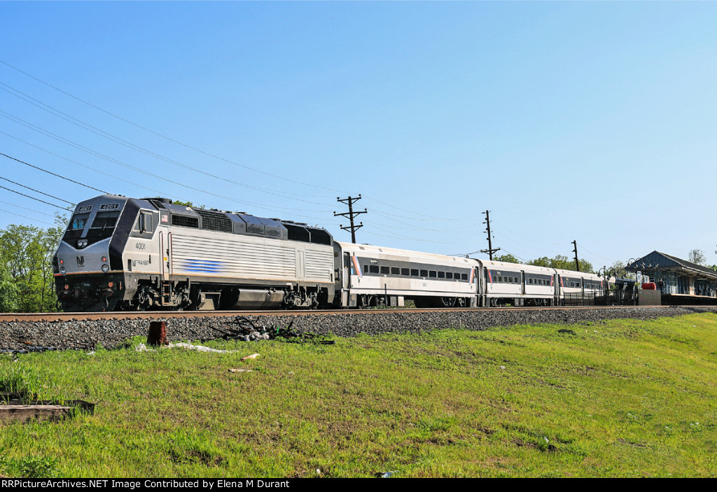 NJT 4001 on train 5422